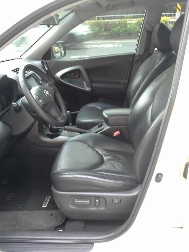 RAV4 2.4 2WD  第8張相片
