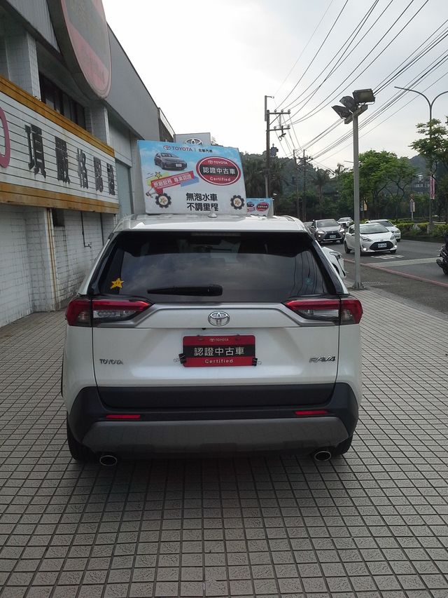 RAV4 2.0  第5張相片