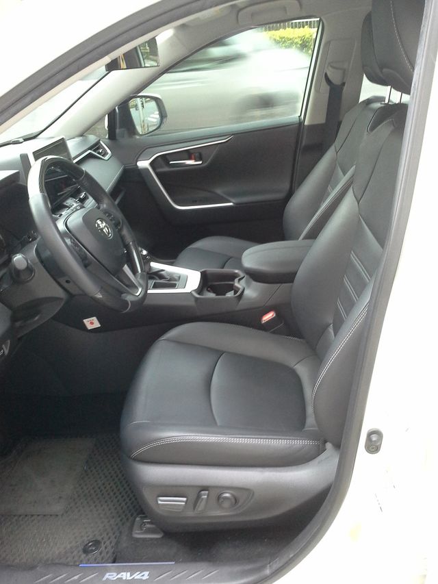RAV4 2.0  第8張相片
