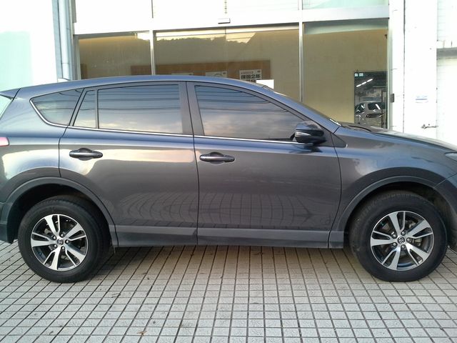 RAV4 2.0  第4張相片