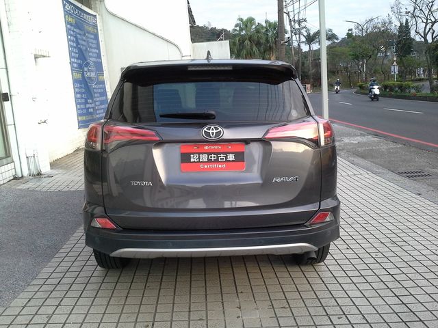 RAV4 2.0  第5張相片