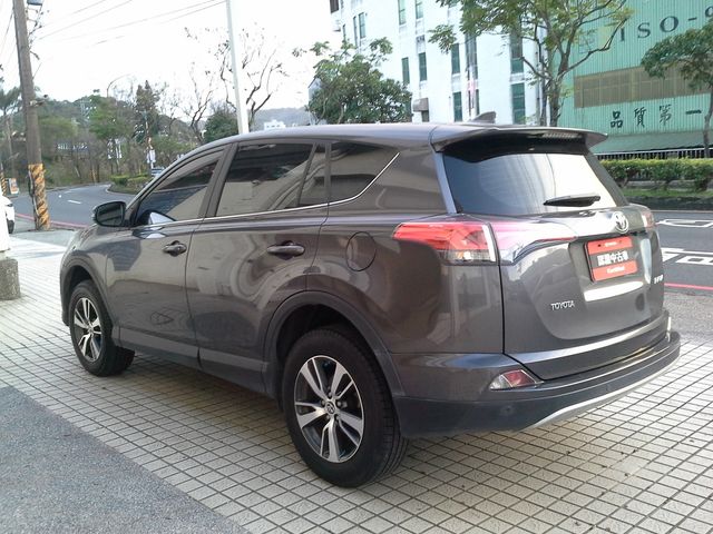 RAV4 2.0  第6張相片