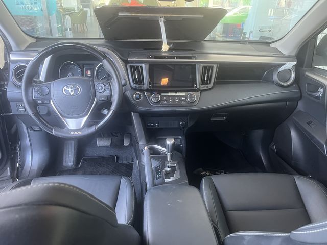 RAV4 2.5  第9張相片