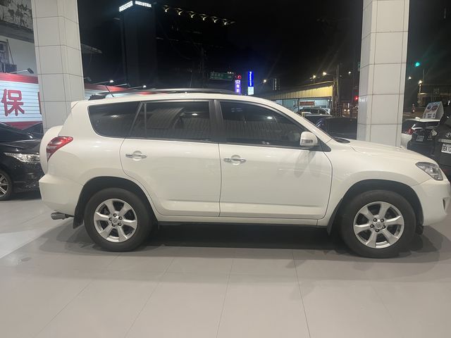 RAV4 2.4 2WD  第4張相片