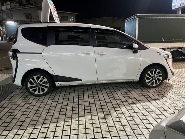 SIENTA 1.8  第4張相片