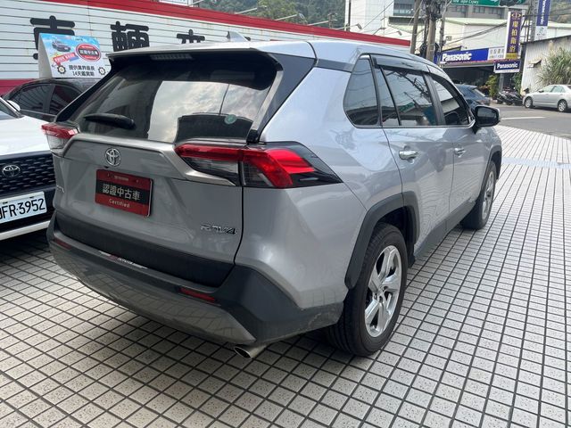 RAV4 2.0  第4張相片