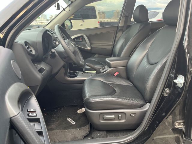 RAV4 2.4 2WD  第8張相片