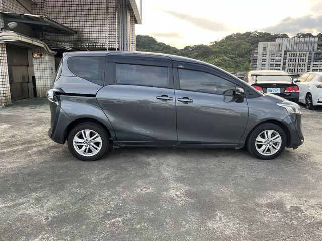 SIENTA 1.8  第4張相片