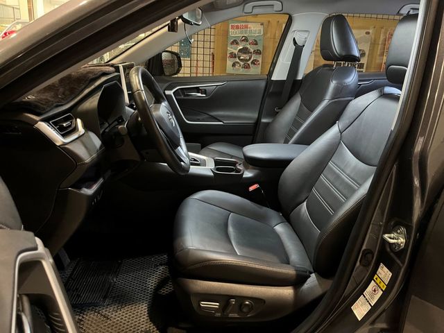 RAV4 2.0  第8張相片