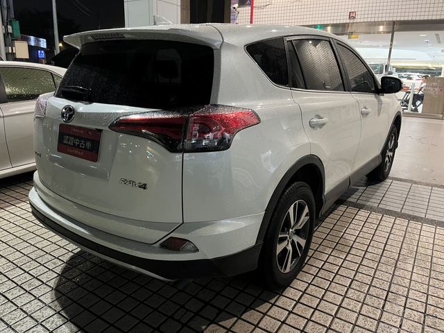 RAV4 2.0  第5張相片