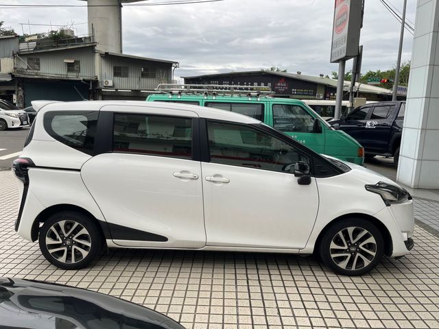 SIENTA 1.8  第4張相片