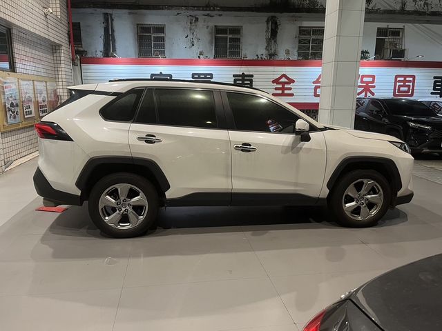 RAV4 2.0  第4張相片