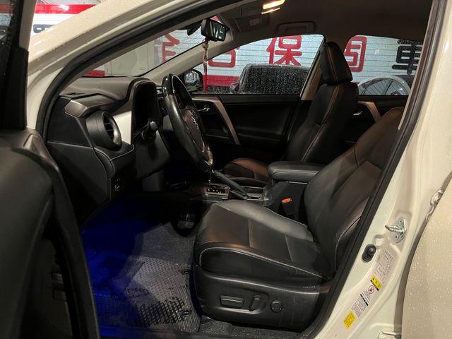 RAV4 2.5  第8張相片