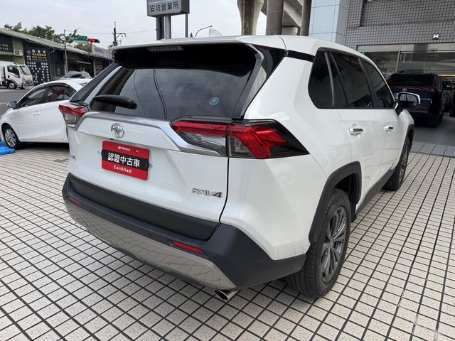 RAV4 2.0  第5張相片