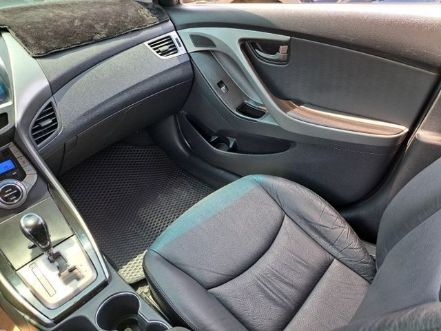 ELANTRA  第9張相片