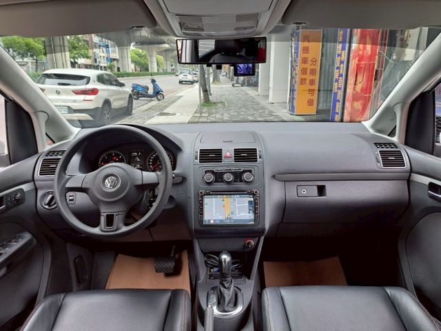 TOURAN  第7張相片