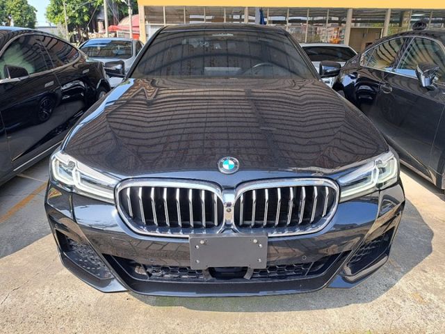 5 SERIES SEDAN  第2張相片