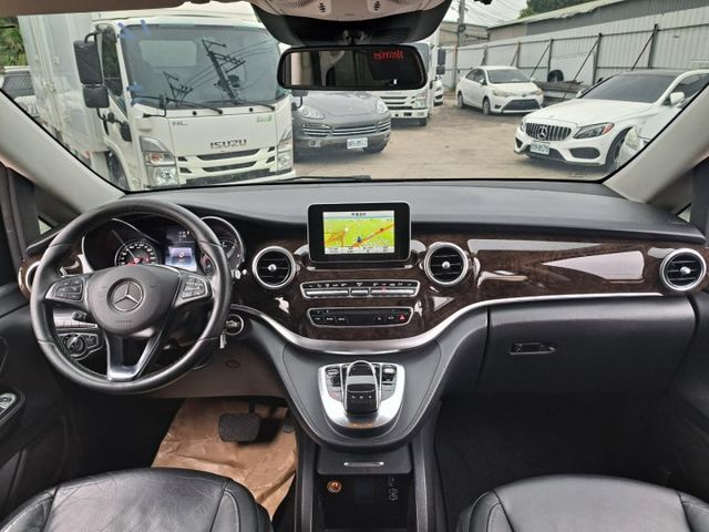 V-CLASS W447  第7張相片