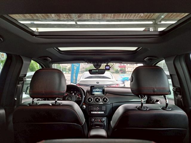 B-CLASS W246  第10張相片