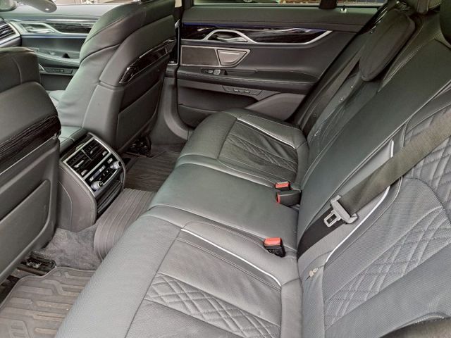 7 SERIES SEDAN  第5張相片