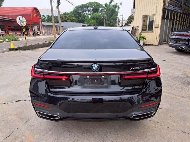 7 SERIES SEDAN  第17張相片