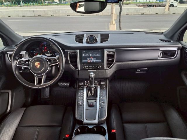 MACAN  第6張相片