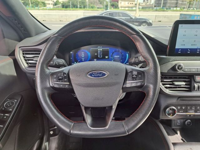 KUGA  第7張相片