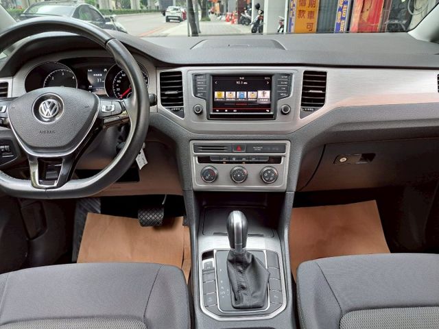 GOLF SPORTSVAN  第8張相片