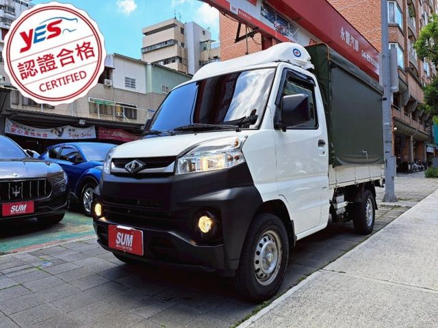 自排 盲點 360度環景 三面棚式 身降尾門 配備齊全 新車保固五年 媲美新車 機不可失  第1張相片