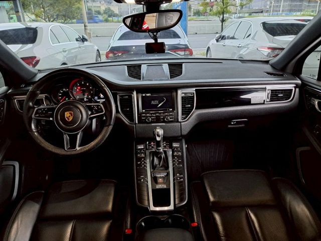 MACAN  第6張相片
