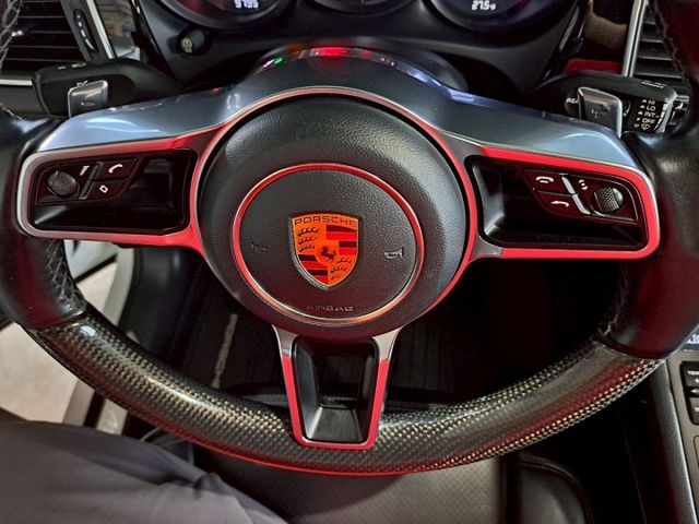 MACAN  第10張相片