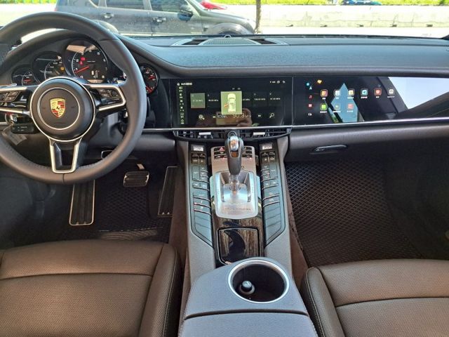 PANAMERA  第8張相片