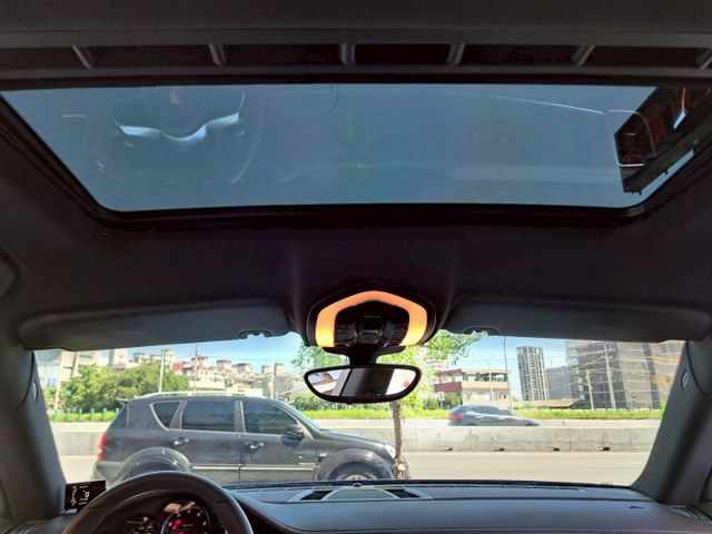 PANAMERA  第10張相片