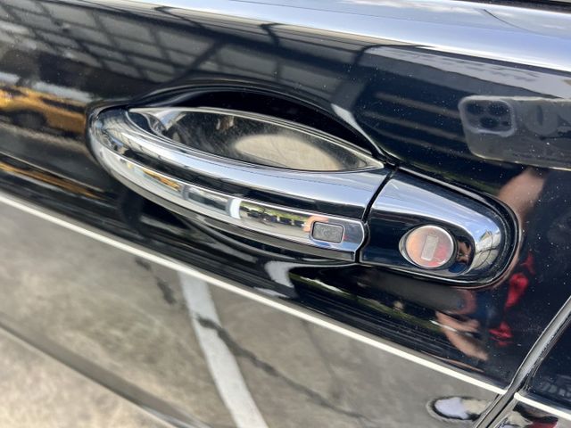 Bentley整車均在於英國Crewe工廠中，採用純手工所打造 原價 1280萬 現在入手不用1折價！  第5張相片