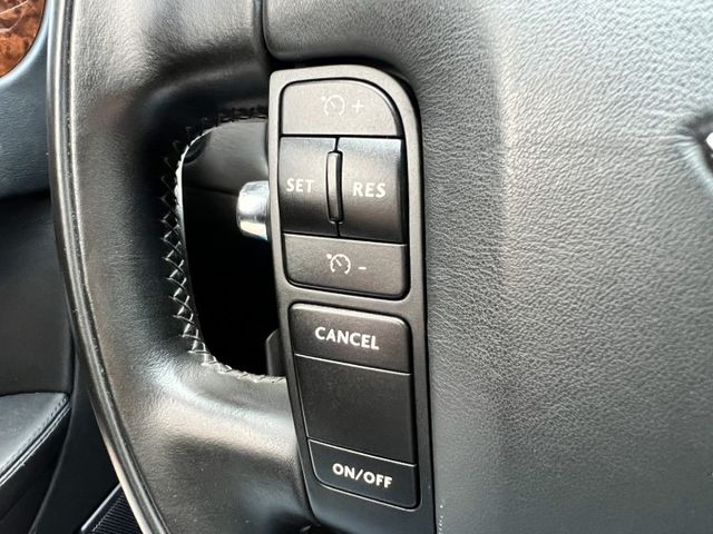 Bentley整車均在於英國Crewe工廠中，採用純手工所打造 原價 1280萬 現在入手不用1折價！  第12張相片