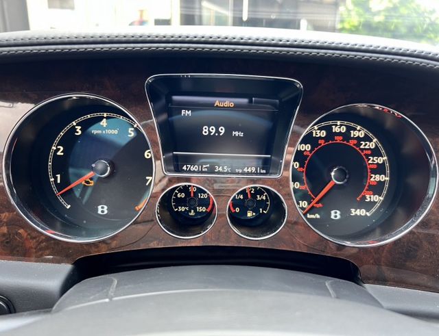 Bentley整車均在於英國Crewe工廠中，採用純手工所打造 原價 1280萬 現在入手不用1折價！  第14張相片