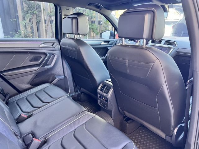 245 匹渦輪動力＋4MOTION 四驅，讓彎道與天候都不再是限制； R-Line 專屬運動外型與數位座艙  第8張相片