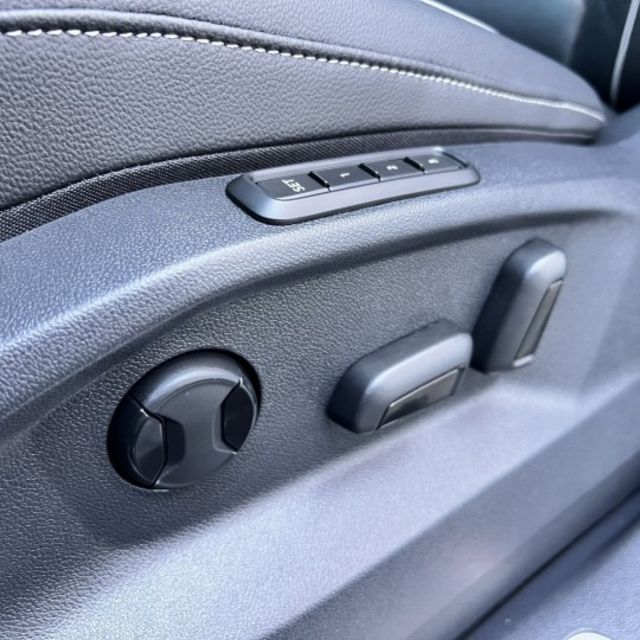 245 匹渦輪動力＋4MOTION 四驅，讓彎道與天候都不再是限制； R-Line 專屬運動外型與數位座艙  第9張相片