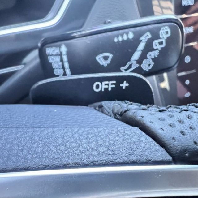 245 匹渦輪動力＋4MOTION 四驅，讓彎道與天候都不再是限制； R-Line 專屬運動外型與數位座艙  第12張相片