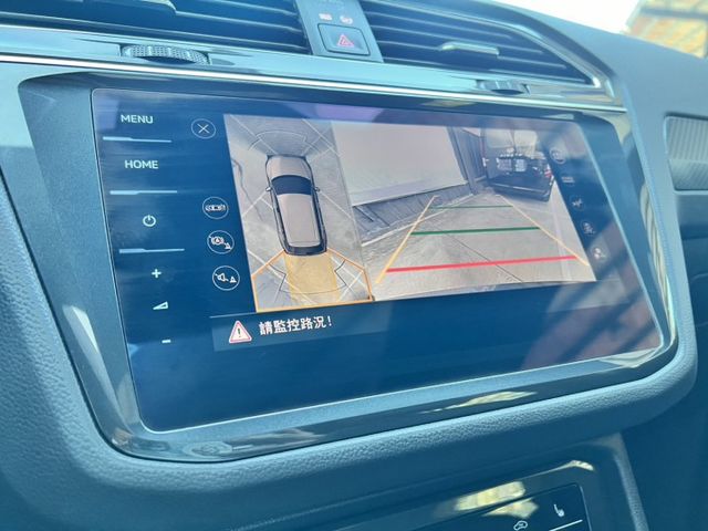 245 匹渦輪動力＋4MOTION 四驅，讓彎道與天候都不再是限制； R-Line 專屬運動外型與數位座艙  第16張相片