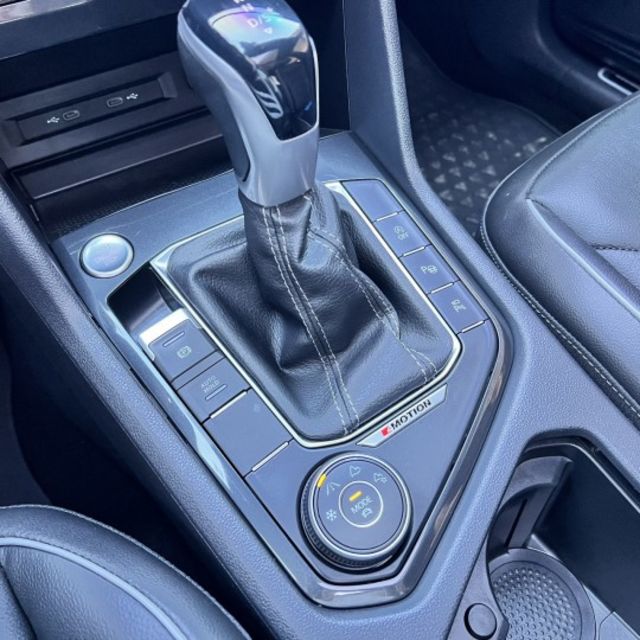 245 匹渦輪動力＋4MOTION 四驅，讓彎道與天候都不再是限制； R-Line 專屬運動外型與數位座艙  第18張相片