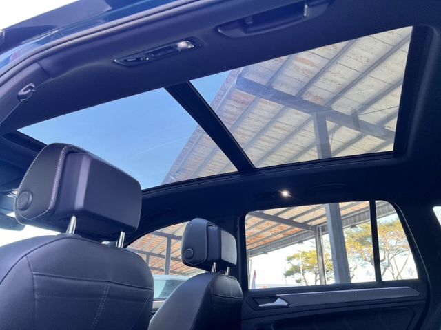 245 匹渦輪動力＋4MOTION 四驅，讓彎道與天候都不再是限制； R-Line 專屬運動外型與數位座艙  第20張相片