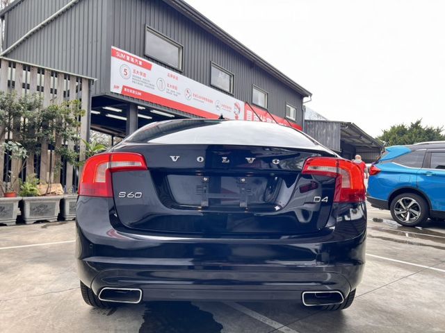 Volvo S60 D4 豪華版 省油有力・北歐安全房車  第4張相片