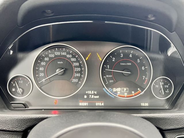 以跑車比例結合四門實用性，無窗框車門、Hofmeister kink C柱設計，外型典雅又不失運動氣息。內裝走豪華路線，  第14張相片