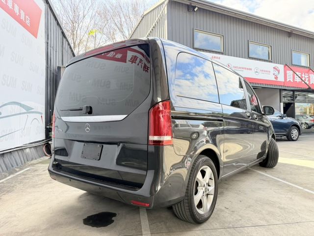 豪華七人座首選 電動側滑門＋高坐姿，上下車便利  小包車、商務接送、機場接駁  第2張相片