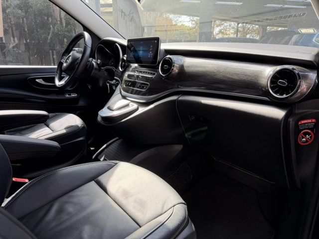 豪華七人座首選 電動側滑門＋高坐姿，上下車便利  小包車、商務接送、機場接駁  第8張相片