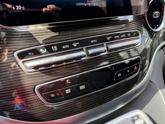 豪華七人座首選 電動側滑門＋高坐姿，上下車便利  小包車、商務接送、機場接駁  第16張相片