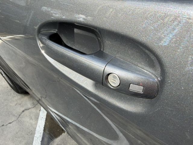 豪華七人座首選 電動側滑門＋高坐姿，上下車便利  小包車、商務接送、機場接駁  第18張相片