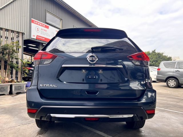 智行版 車況佳 大空間 × 高安全 × 全家都適合的國民休旅 智慧定速 盲點警示 360°環景 車道偏離  第4張相片