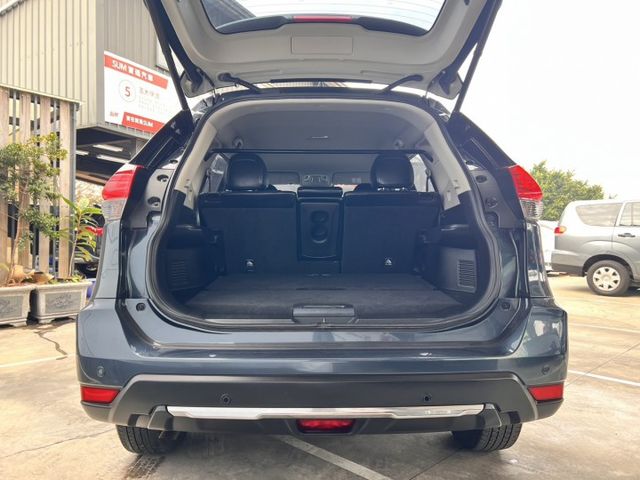 智行版 車況佳 大空間 × 高安全 × 全家都適合的國民休旅 智慧定速 盲點警示 360°環景 車道偏離  第5張相片